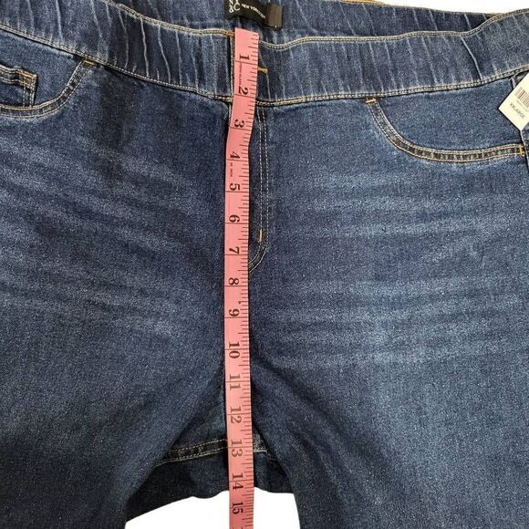 New York & Company
Pull-On High-Waisted Skinny Jeans in XXL - Picture 6 of 7